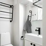Huoneisto Modern Flat In Historical Building In Area *
