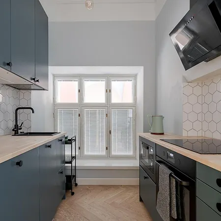 Spacious Flat In Historical Building In Area Apartamento Helsinki