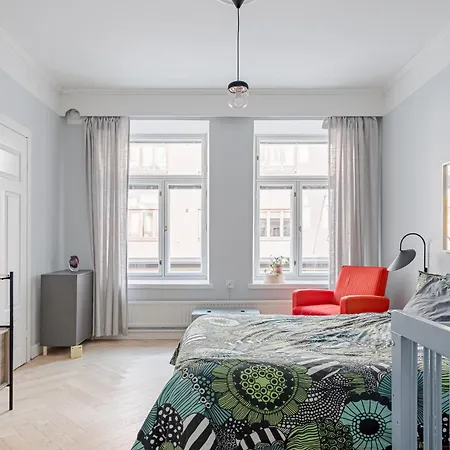 Appartement Spacious Flat In Historical Building In Area