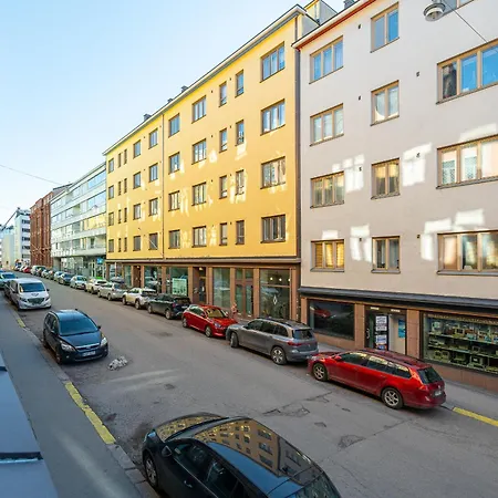Spacious Flat In Historical Building In Area Apartman
